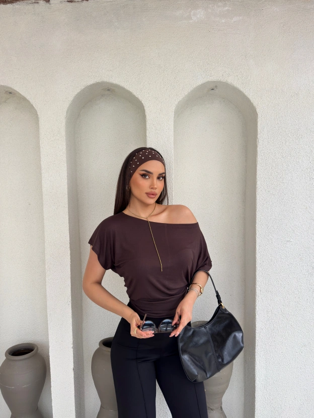 Kahverengi Kayık Yaka Modal Basic Tshırt