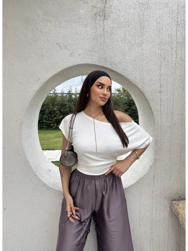 Beyaz Kayık Yaka Modal Basic Tshırt