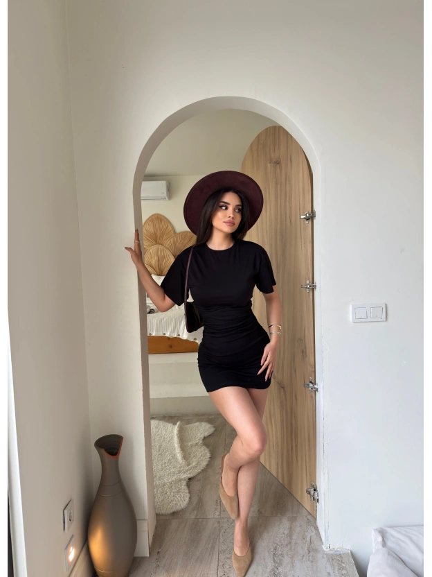 Siyah Drapeli Bisiklet Yaka Basic Mini Elbise