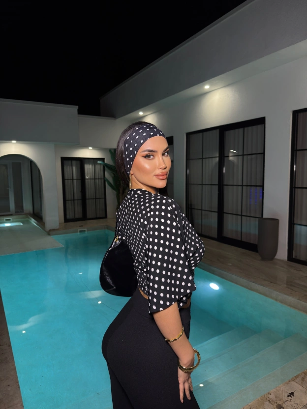 Siyah Puantiyeli İspanyol Kol Tshırt