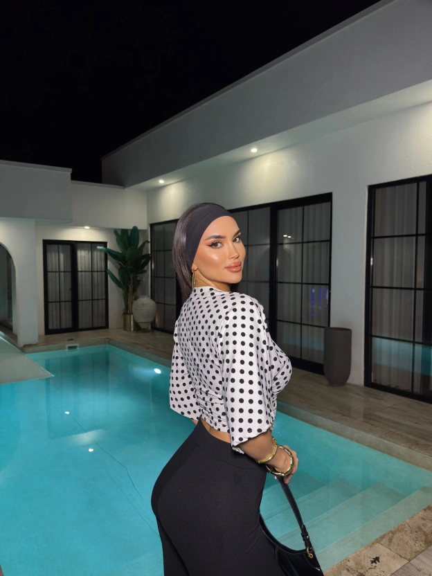 Beyaz Puantiyeli İspanyol Kol Tshırt