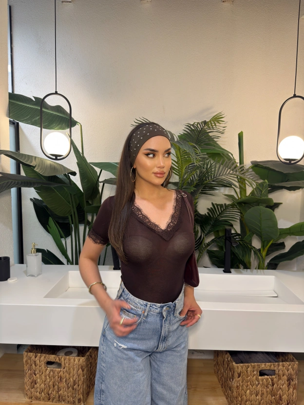 Kahverengi Transparan V Yaka Kısa Kol Dantel Bluz