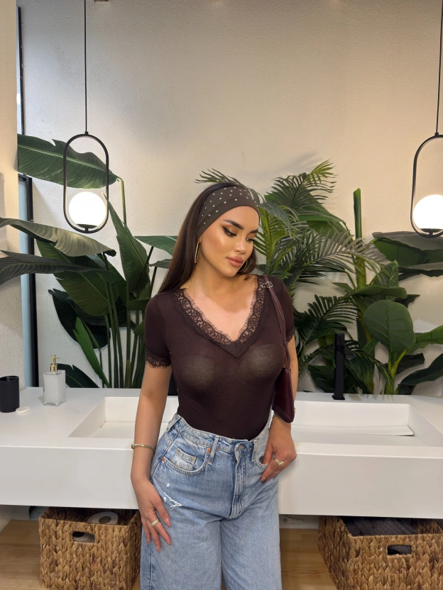 Kahverengi Transparan V Yaka Kısa Kol Dantel Bluz