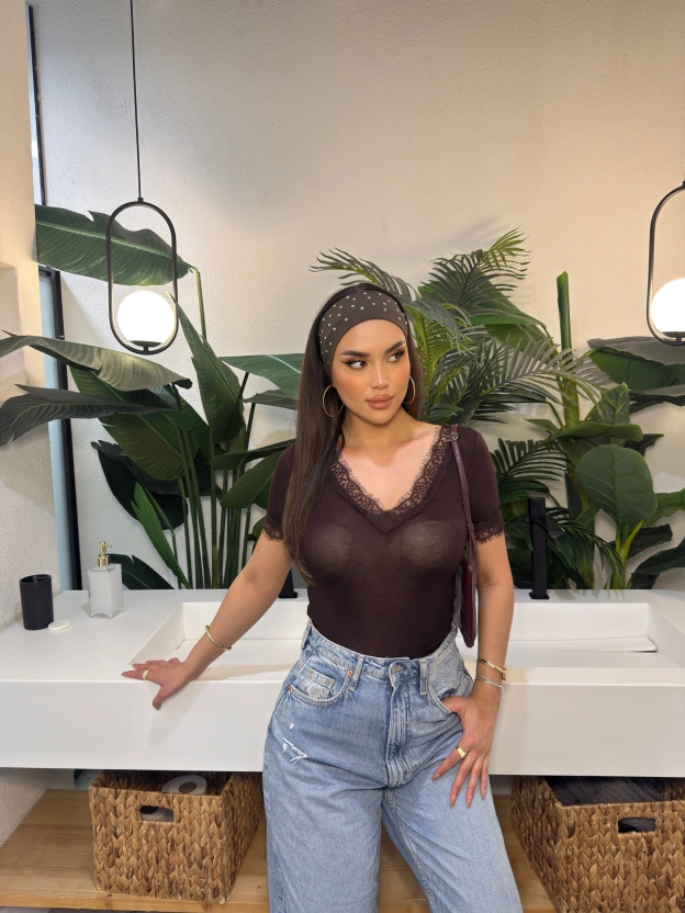 Kahverengi Transparan V Yaka Kısa Kol Dantel Bluz