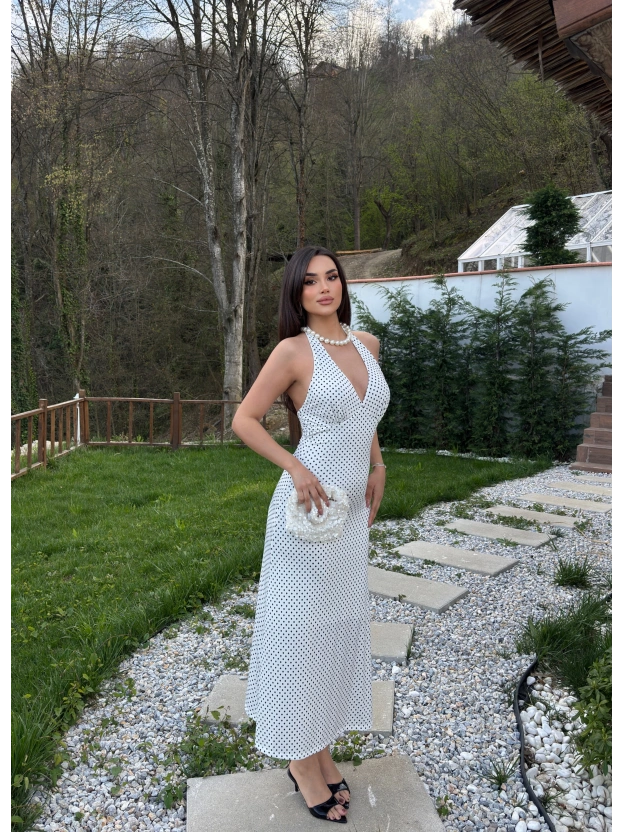 Beyaz Boyundan Bağlamalı Puantiyeli Uzun Elbise