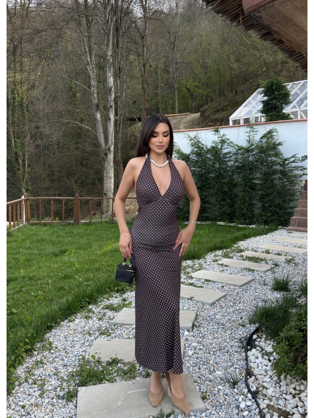 Kahverengi Boyundan Bağlamalı Puantiyeli Uzun Elbise