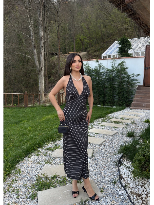 Siyah Boyundan Bağlamalı Puantiyeli Uzun Elbise