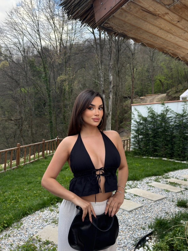 Siyah Keten Tasarım Fiyonk Bluz