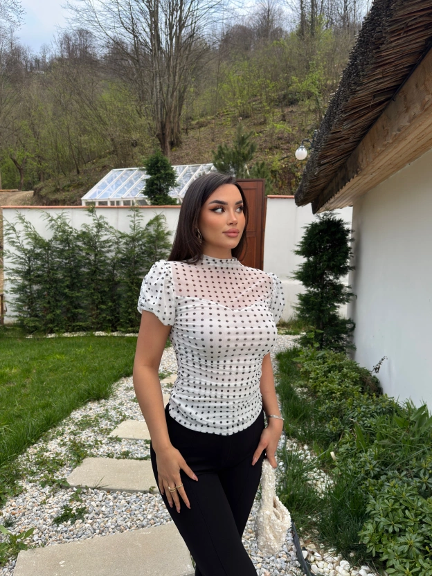 Beyaz Puantiyeli Astarlı Bluz