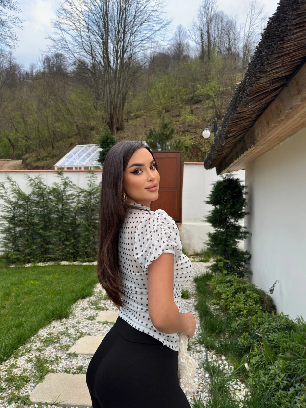 Beyaz Puantiyeli Astarlı Bluz