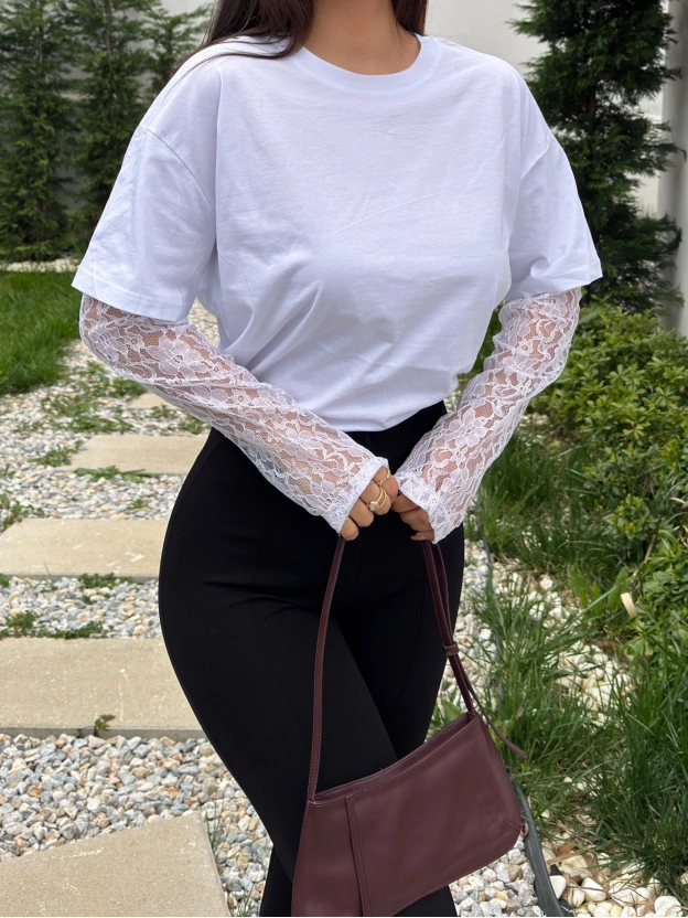 Beyaz Kolları Güpürlü Tshırt