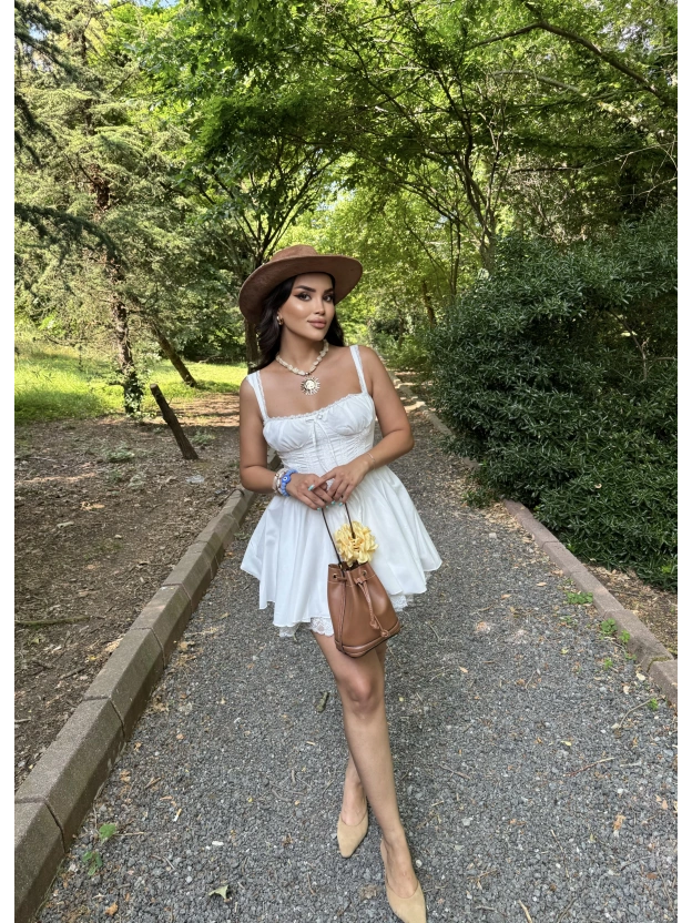 Beyaz Dantel Detay Askılı Prenses Elbise