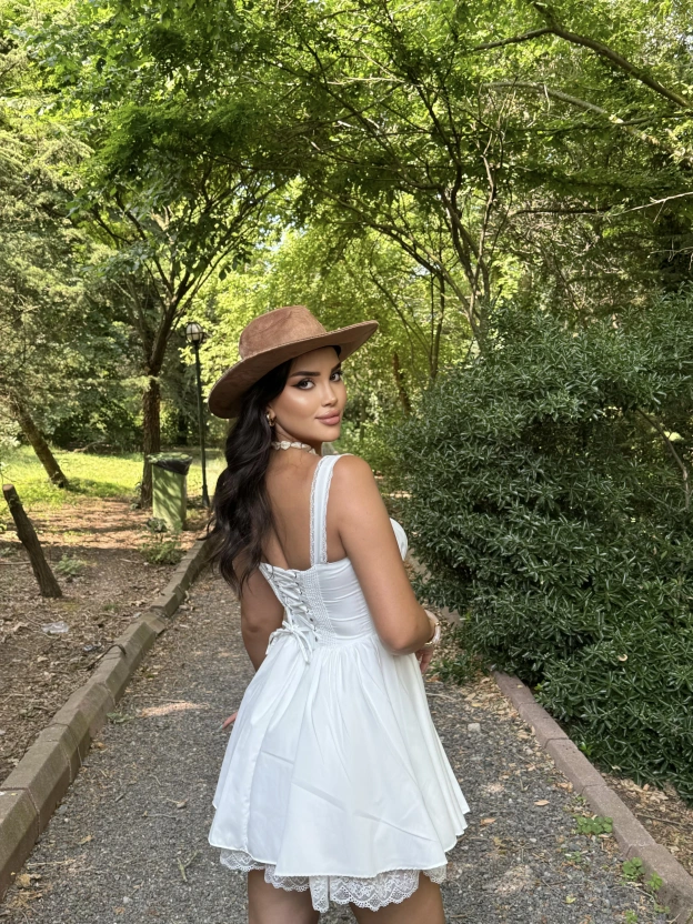 Beyaz Dantel Detay Askılı Prenses Elbise