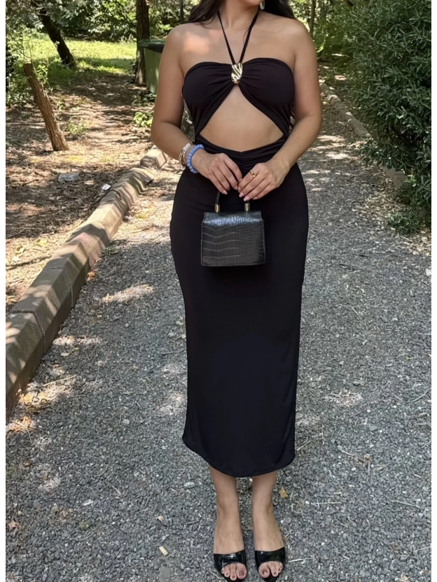 Siyah Boyundan Bağlamalı Dekolteli Uzun Elbise