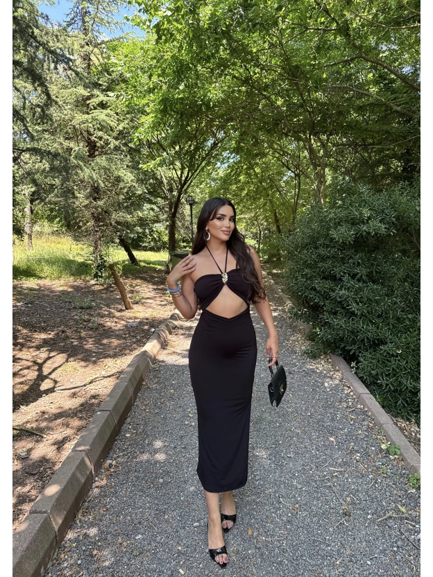 Siyah Boyundan Bağlamalı Dekolteli Uzun Elbise