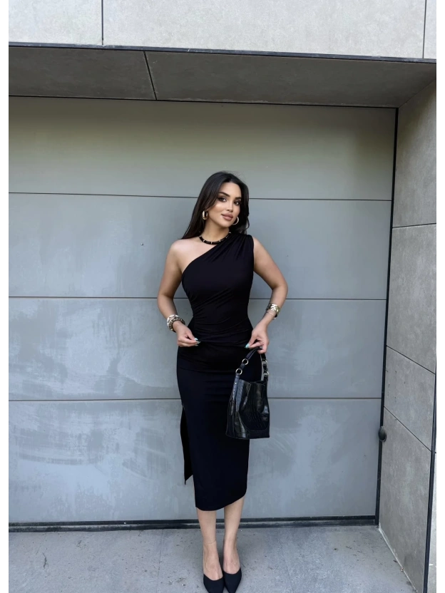 Siyah Tek Omuz Uzun Elbise