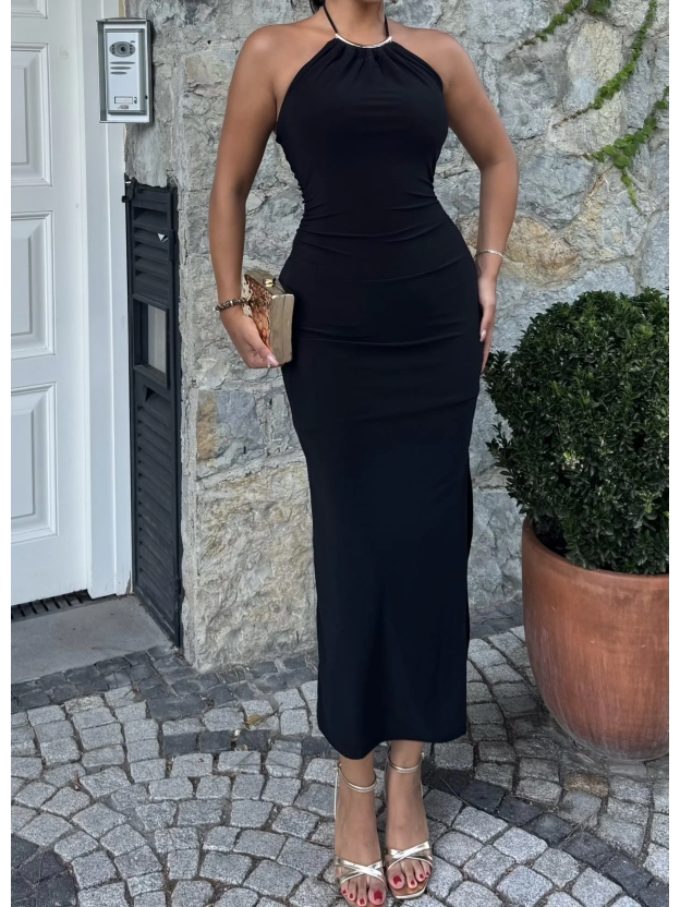 Siyah Halter Yaka Aksesuarlı Uzun Elbise