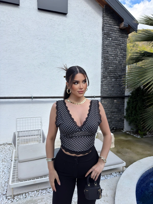 Siyah Puantiyeli Büstiyer