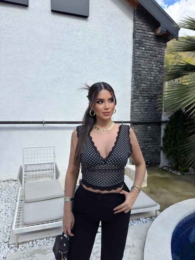 Siyah Puantiyeli Büstiyer