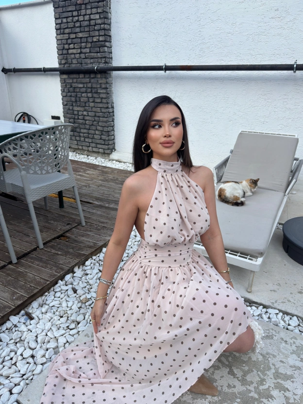 Krem Boyundan Bağlamalı Tasarım Elbise