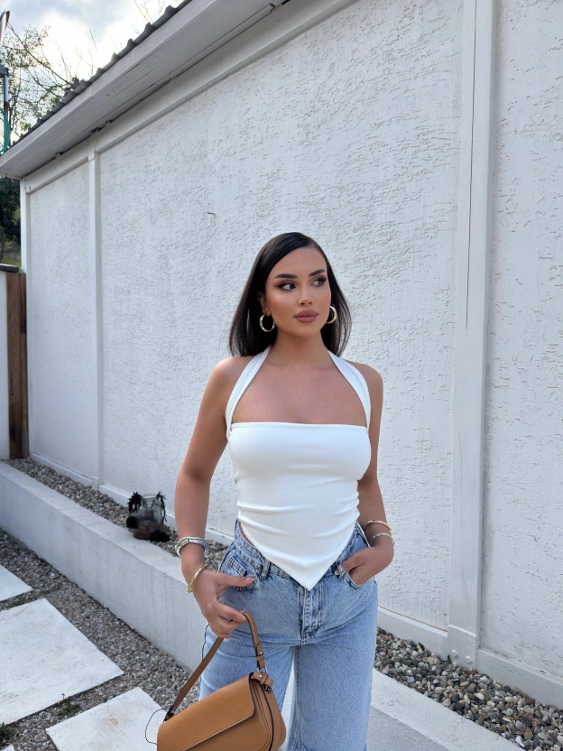 Beyaz Asimetrik Kesim Crop Top