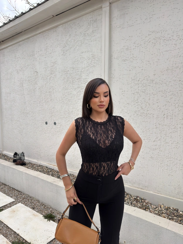 Siyah Bisiklet Yaka Dantel Bodysuit