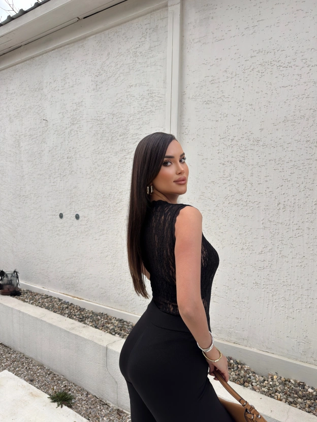 Siyah Bisiklet Yaka Dantel Bodysuit