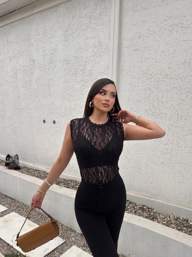 Siyah Bisiklet Yaka Dantel Bodysuit