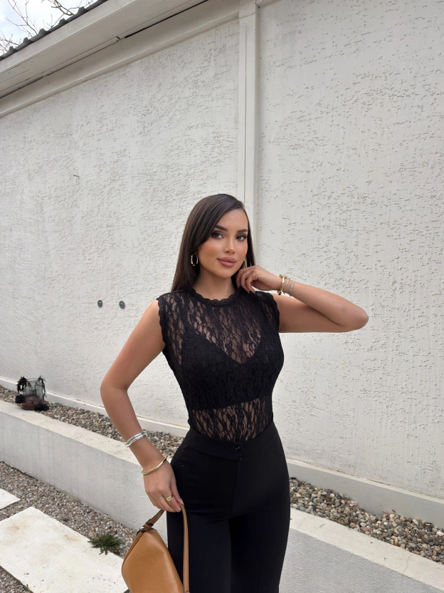 Siyah Bisiklet Yaka Dantel Bodysuit