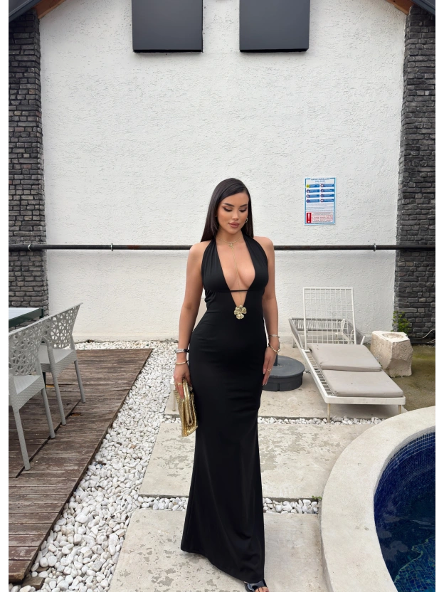 Siyah Aksesuarlı Sırt Detay Tasarım Elbise