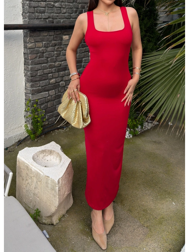Kırmızı Sırt Çapraz Askılı Elbise