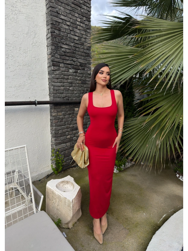 Kırmızı Sırt Çapraz Askılı Elbise
