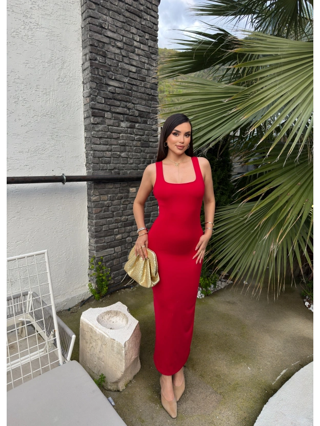 Kırmızı Sırt Çapraz Askılı Elbise