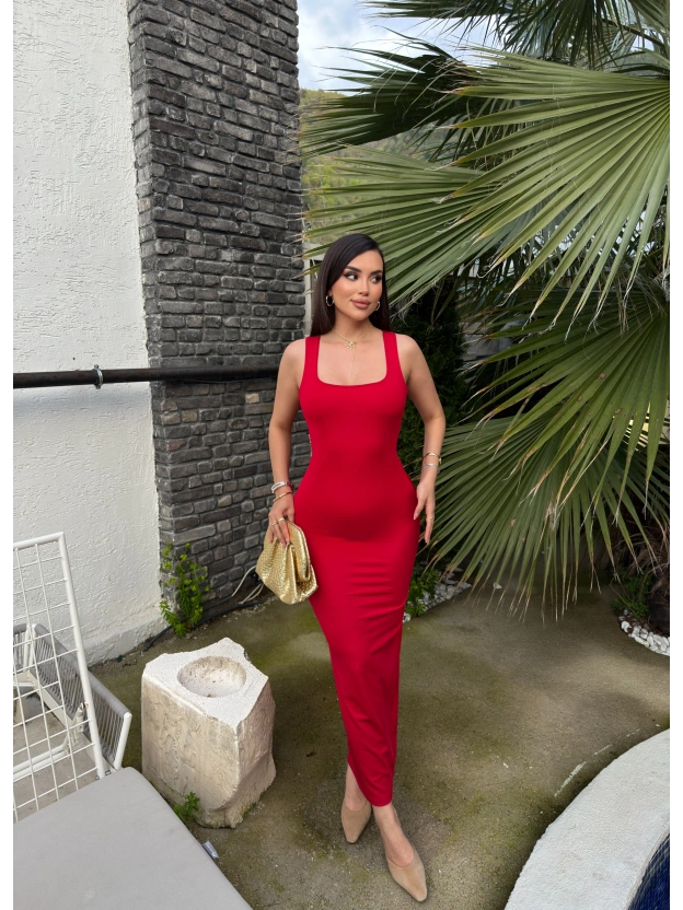 Kırmızı Sırt Çapraz Askılı Elbise