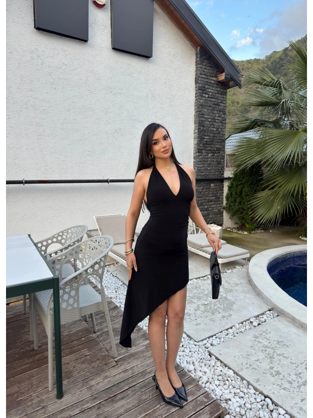 Siyah Boyundan Bağlamalı Asimetrik Elbise