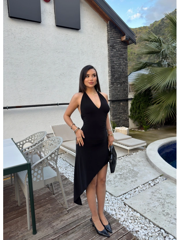 Siyah Boyundan Bağlamalı Asimetrik Elbise