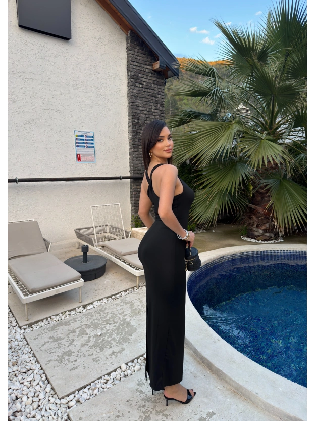 Siyah Sırt Çapraz Askılı Elbise