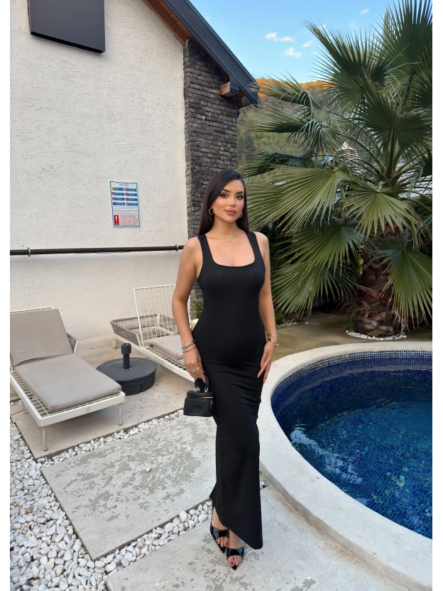 Siyah Sırt Çapraz Askılı Elbise