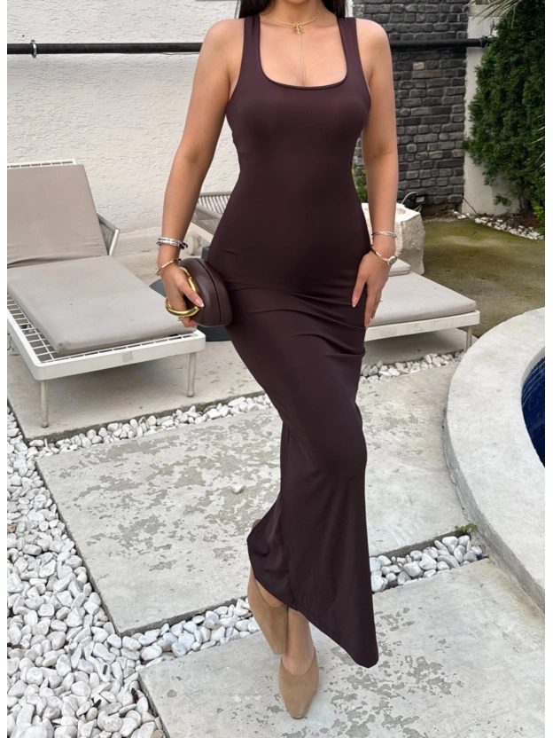 Kahverengi Sırt Çapraz Askılı Elbise