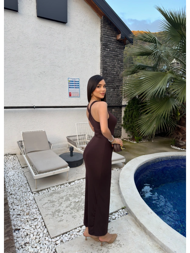 Kahverengi Sırt Çapraz Askılı Elbise