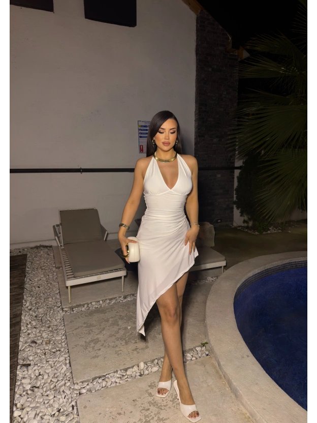 Beyaz Boyundan Bağlamalı Asimetrik Elbise