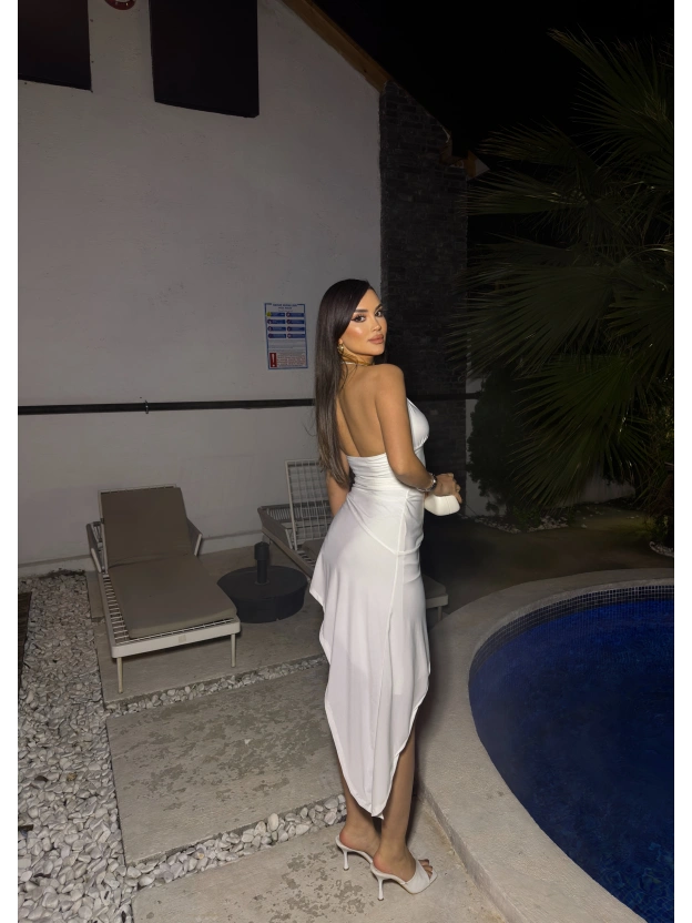 Beyaz Boyundan Bağlamalı Asimetrik Elbise