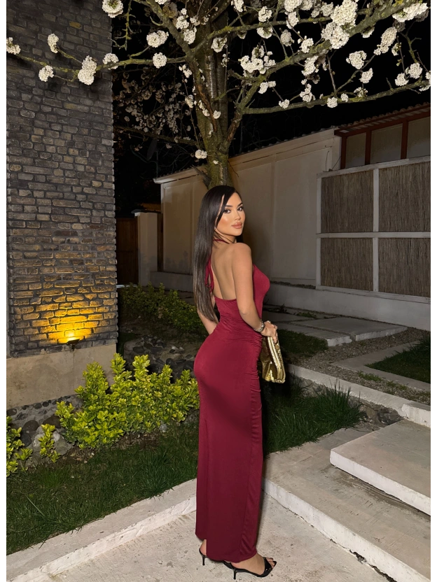 Bordo Halter Yaka Aksesuarlı Uzun Elbise