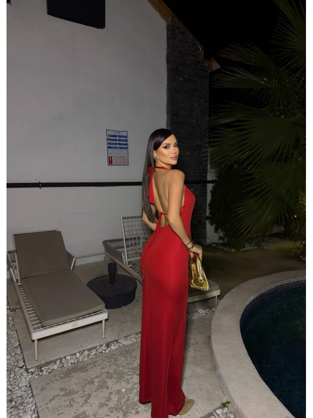 Kırmızı Aksesuarlı Sırt Detay Tasarım Elbise