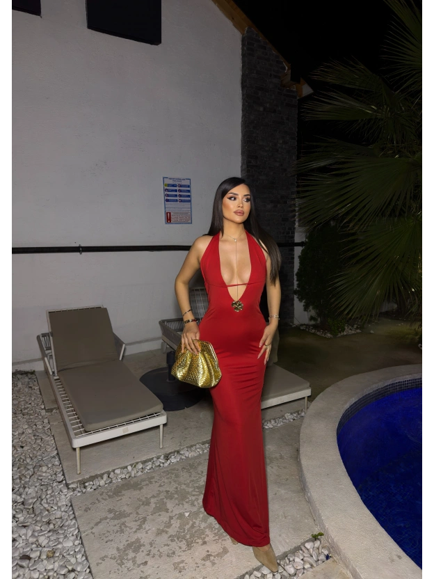 Kırmızı Aksesuarlı Sırt Detay Tasarım Elbise