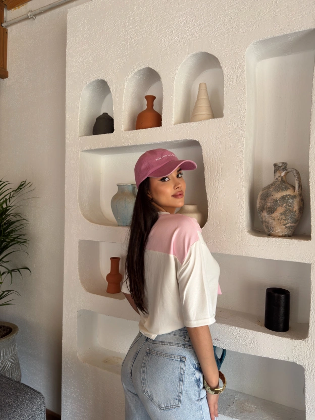 Beyaz Pembe Fularlı Oversize Tshırt