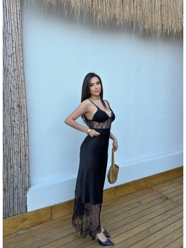 Siyah Askılı Güpür Detay Uzun Saten Elbise