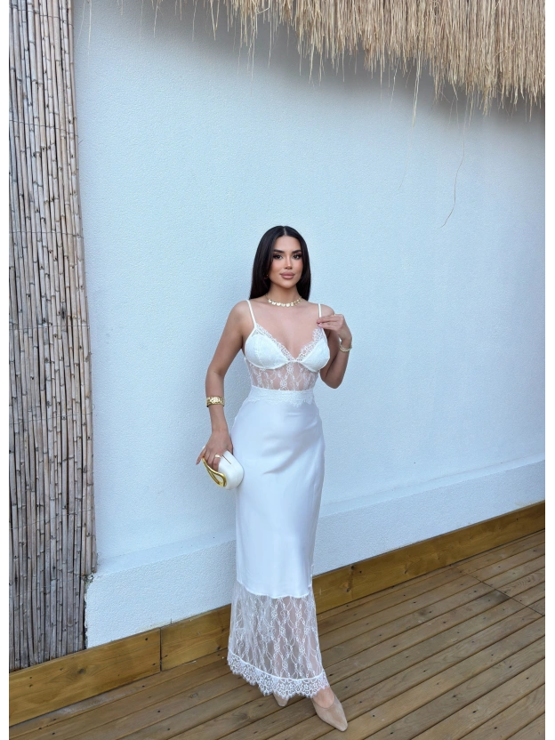 Beyaz Askılı Güpür Detay Uzun Saten Elbise