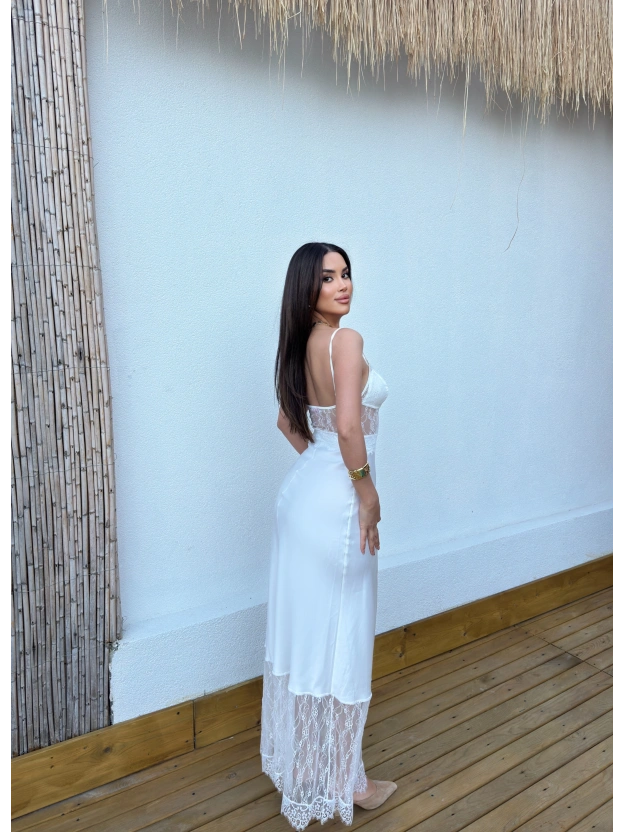 Beyaz Askılı Güpür Detay Uzun Saten Elbise