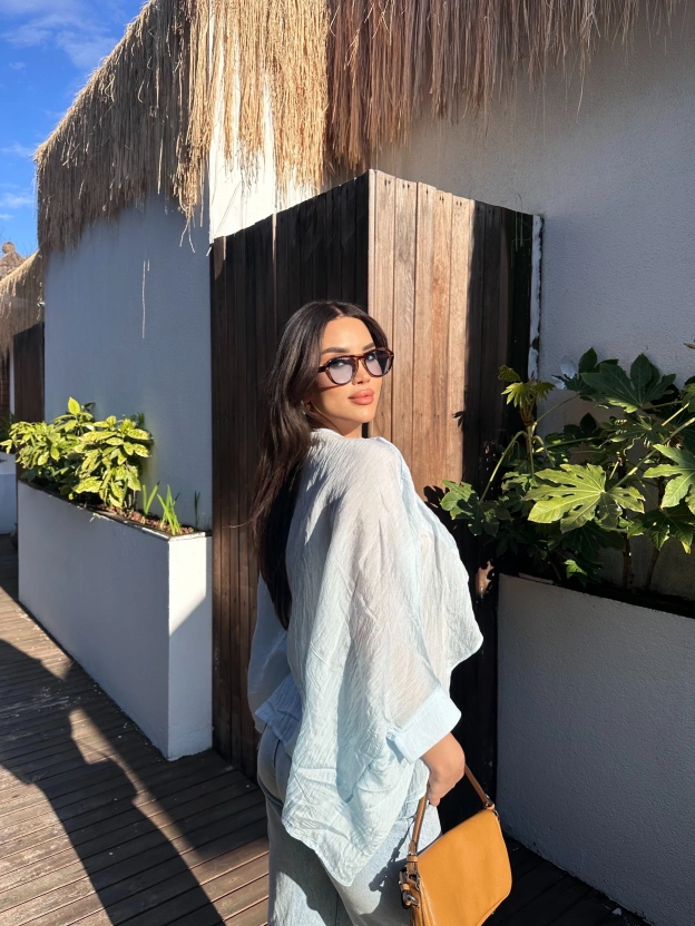 Beyaz Çilek Kumaş Panço Bluz